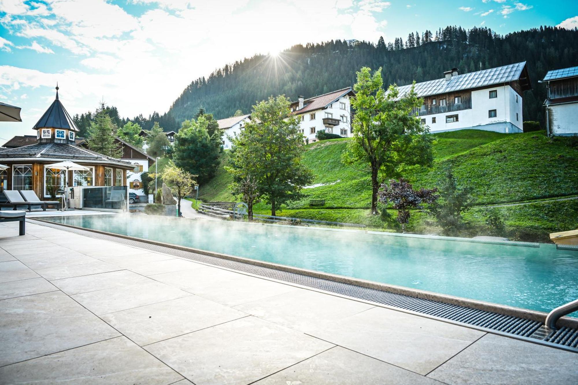 Berghotel Almrausch Берванг Екстериор снимка