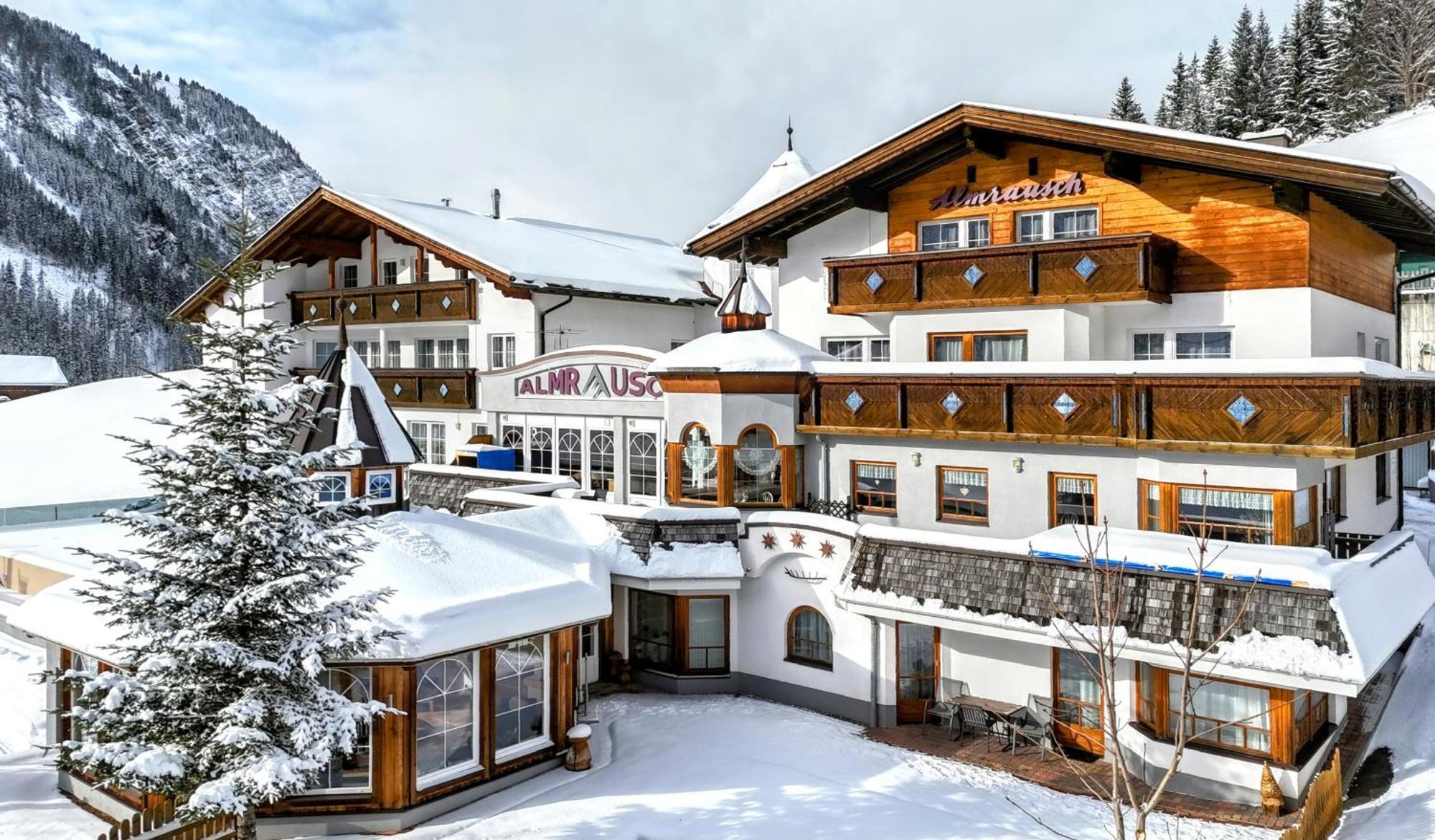 Berghotel Almrausch Берванг Екстериор снимка